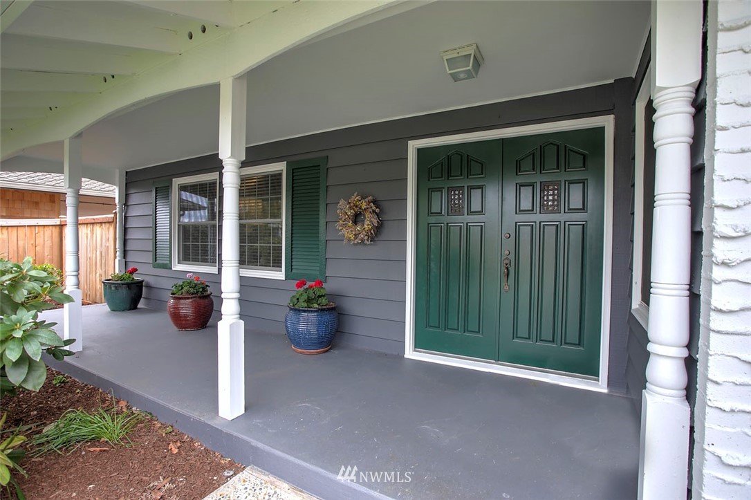 14653 Southeast 172nd Street Renton, WA 98058 - Photo 2 of 25 Gallery Image 2