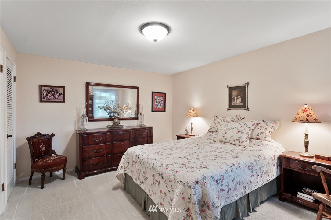 14653 Southeast 172nd Street Renton, WA 98058 - Photo 11 of 25 Gallery Image 11