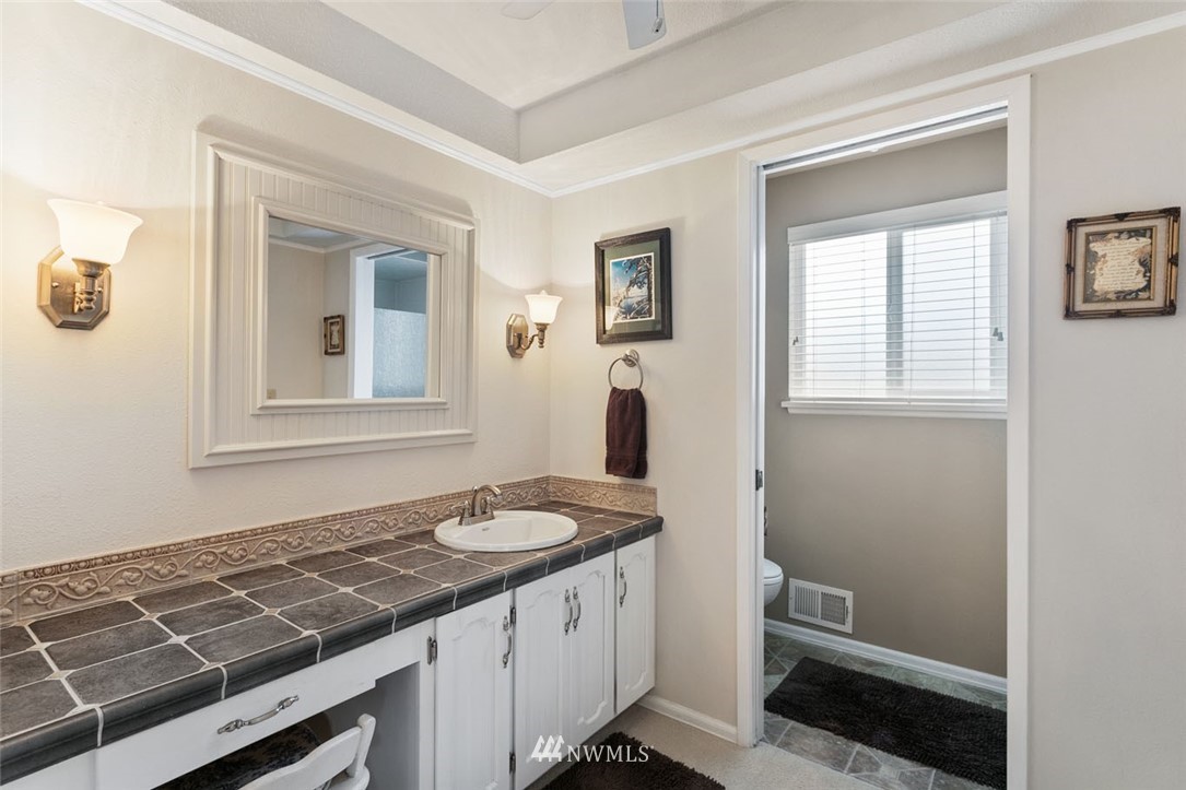 14653 Southeast 172nd Street Renton, WA 98058 - Photo 15 of 25 Gallery Image 15