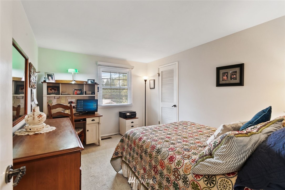 14653 Southeast 172nd Street Renton, WA 98058 - Photo 16 of 25 Gallery Image 16