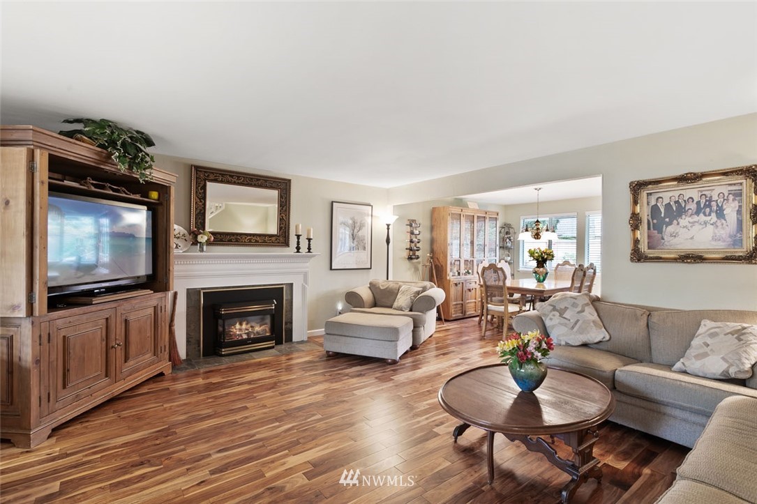 14653 Southeast 172nd Street Renton, WA 98058 - Photo 3 of 25 Gallery Image 3