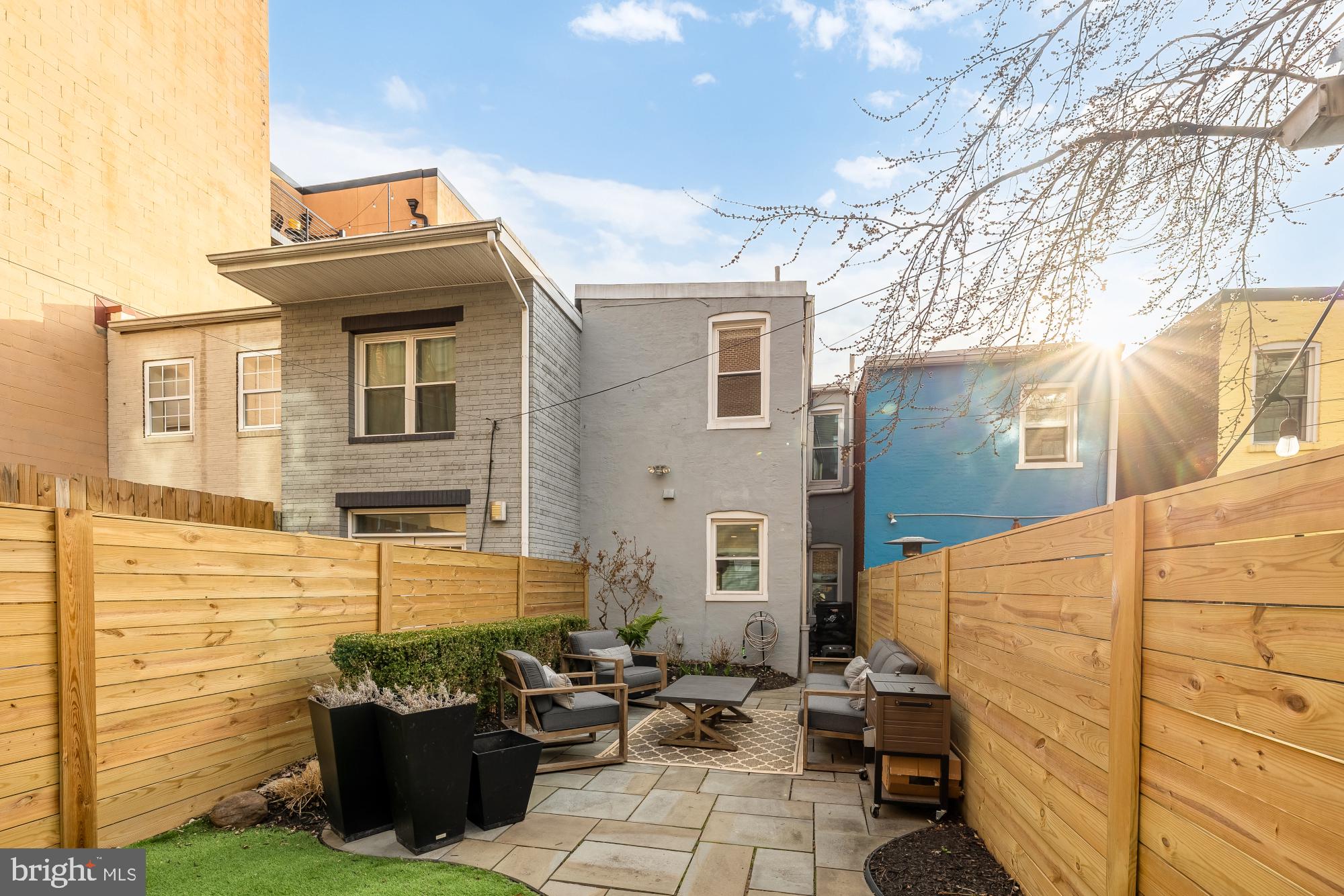1834 6th Street Northwest Washington, DC 20001 - Photo 19 of 36 a view of a back yard of the house