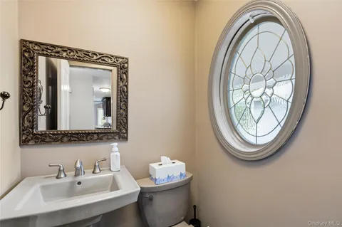 $815,000 | 12 Buccaneer Lane, East Setauket, NY 11733