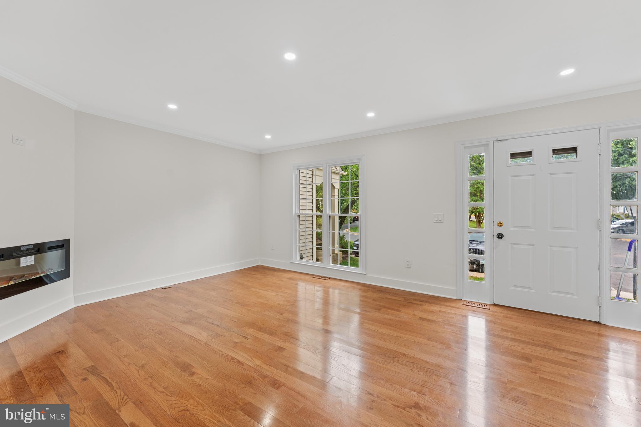 671 Concerto Lane Silver Spring, MD 20901 - Photo 5 of 45