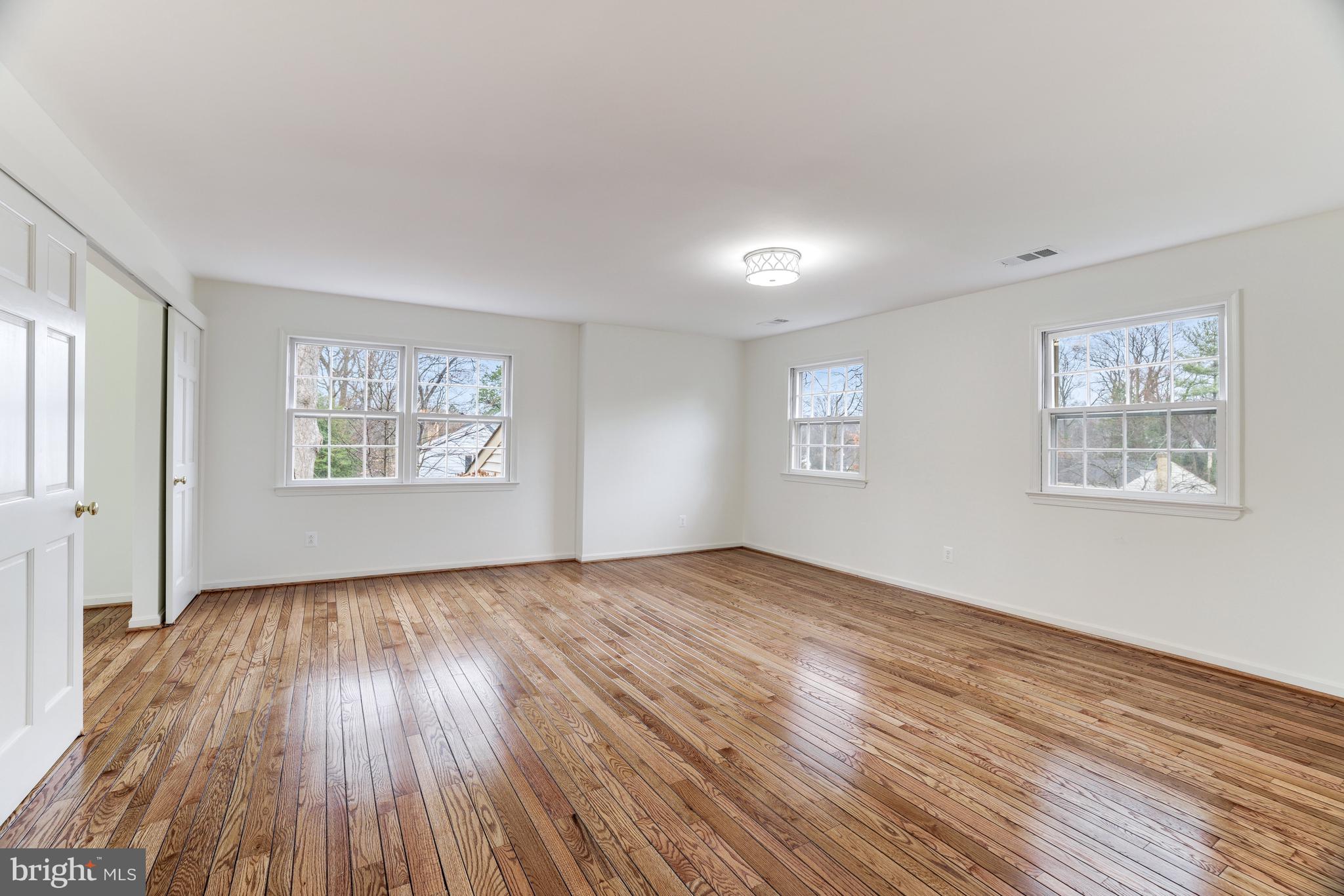 7906 Foxhound Road McLean, VA 22102 - Photo 26 of 48 Primary Bedroom