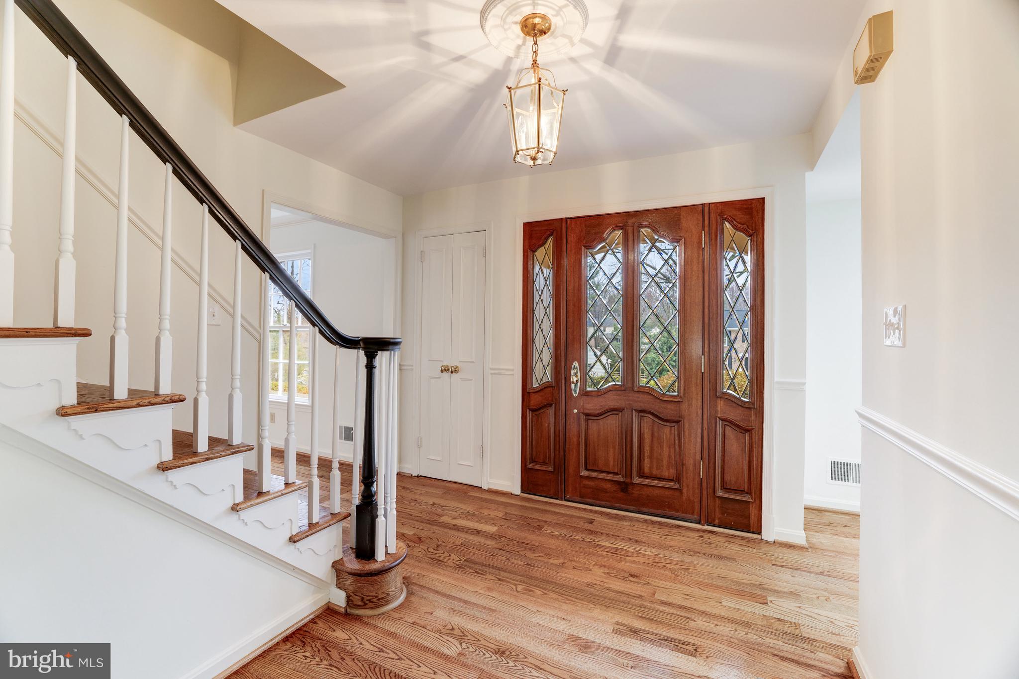 7906 Foxhound Road McLean, VA 22102 - Photo 3 of 48 Gallery Image 3