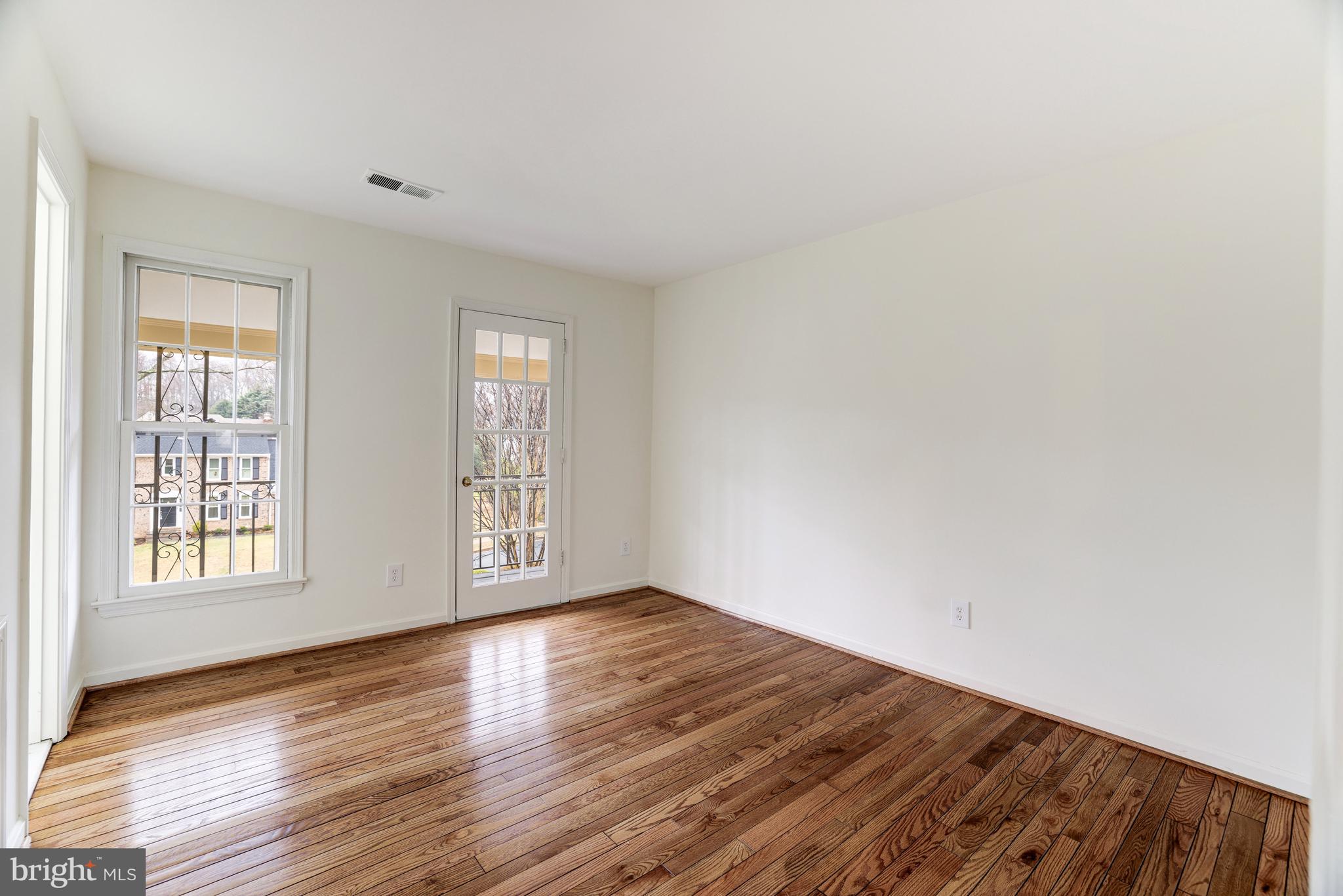 7906 Foxhound Road McLean, VA 22102 - Photo 31 of 48 Second Bedroom