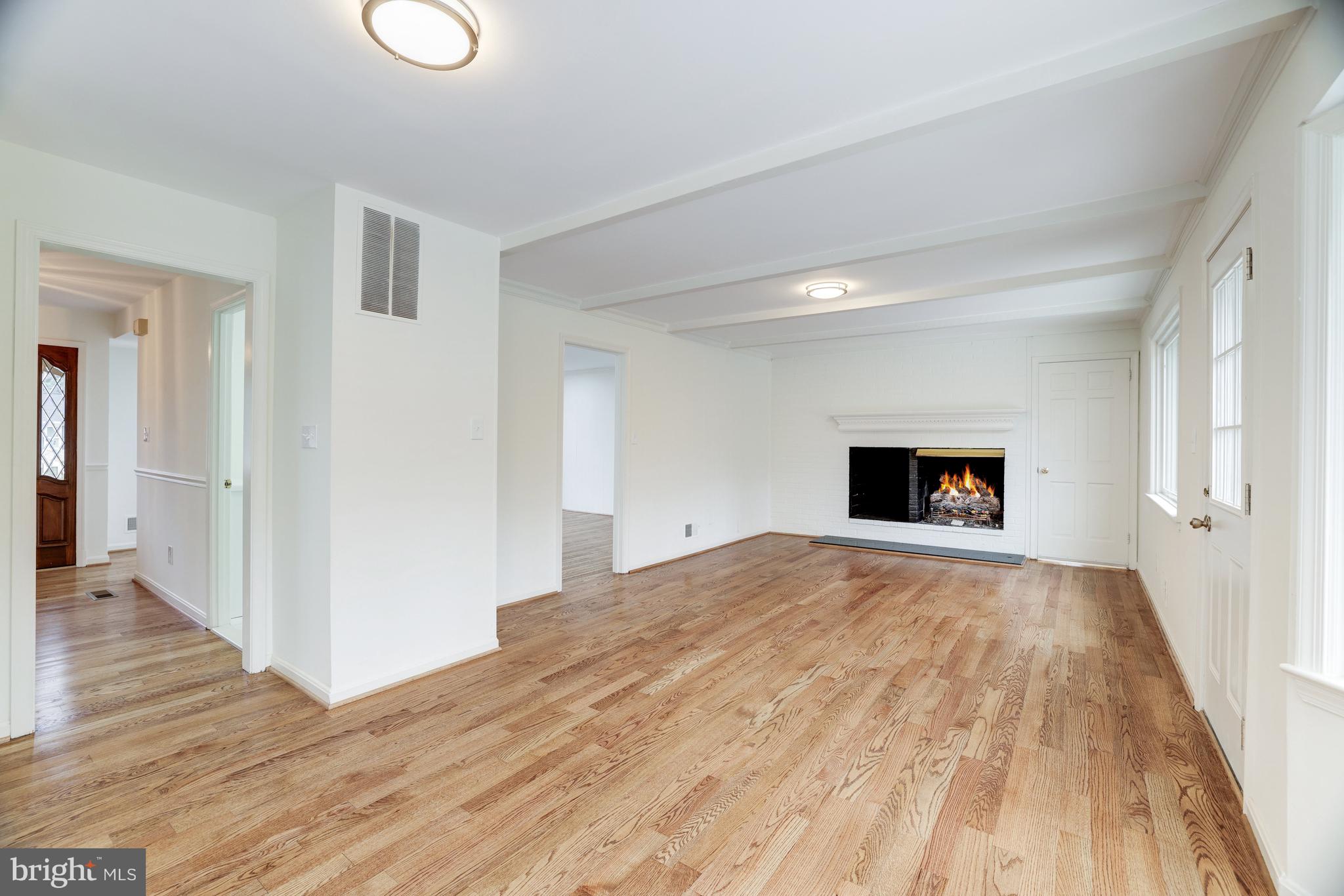 7906 Foxhound Road McLean, VA 22102 - Photo 7 of 48 Gallery Image 7