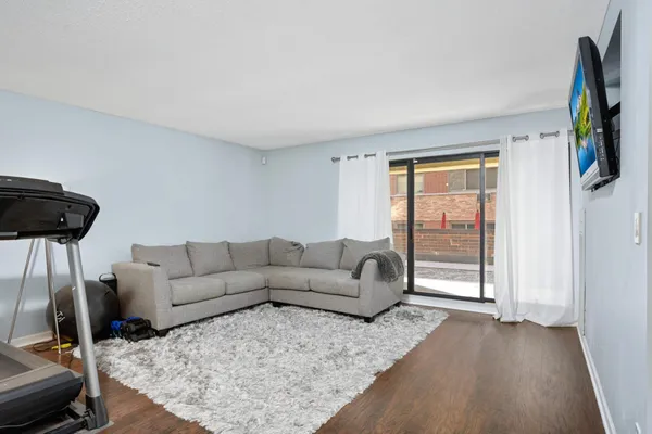 $210,000 | 2885 Knox Avenue South, Unit 203, Minneapolis, MN 55408