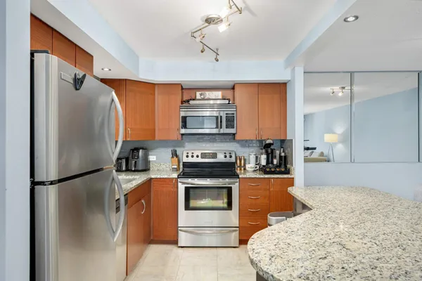 $210,000 | 2885 Knox Avenue South, Unit 203, Minneapolis, MN 55408