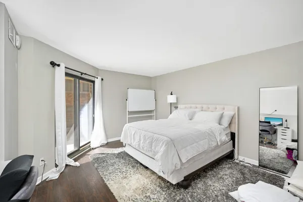 $210,000 | 2885 Knox Avenue South, Unit 203, Minneapolis, MN 55408