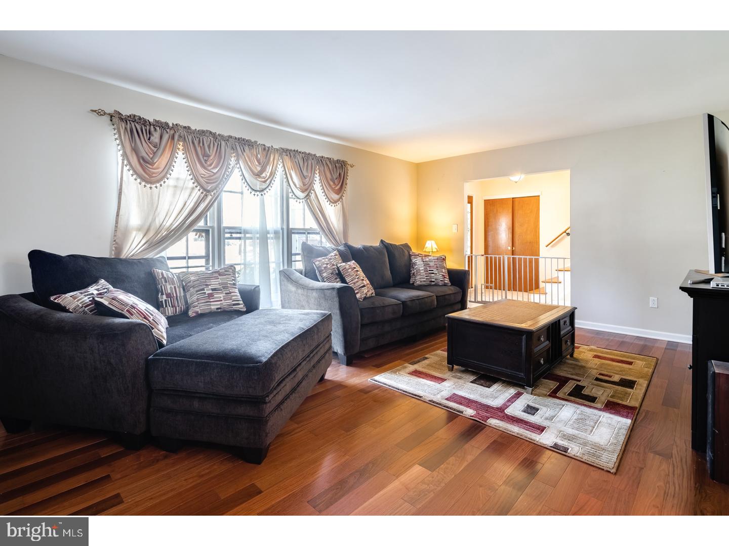 1 Greenvale Road Cherry Hill, NJ 08034 - Photo 4 of 25 Living Room