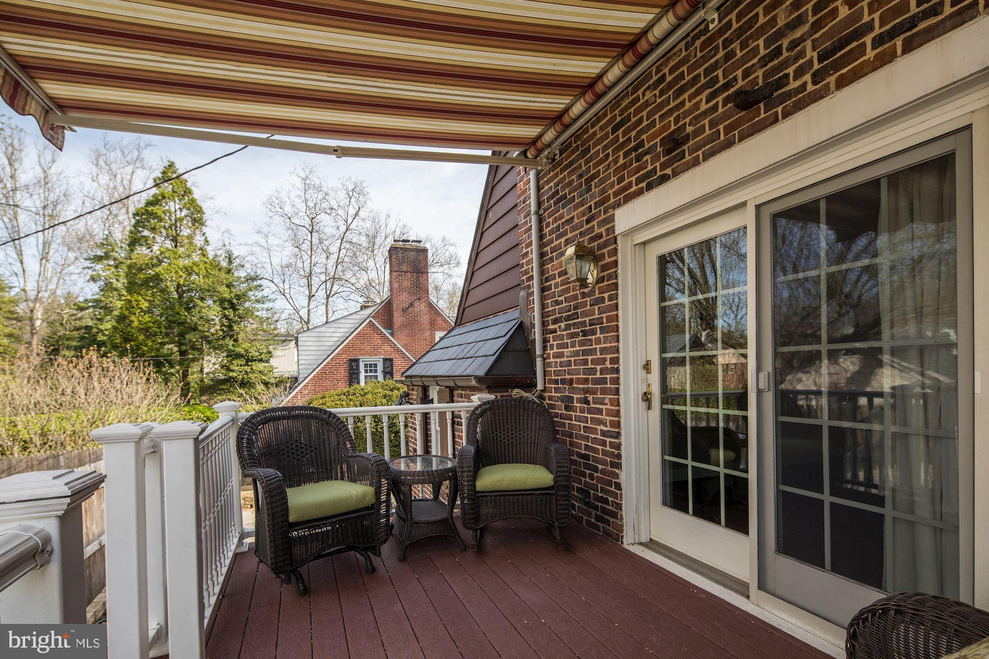 716 Stoneleigh Road Baltimore, MD 21212 - Photo 19 of 44 Electric awning over deck