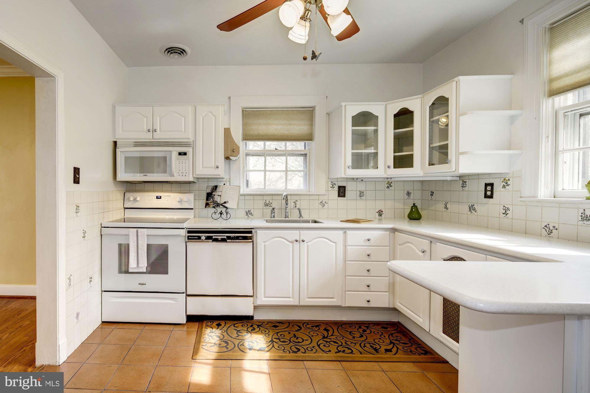 716 Stoneleigh Road Baltimore, MD 21212 - Photo 22 of 44 Lots of counter space for a Stoneleigh home.