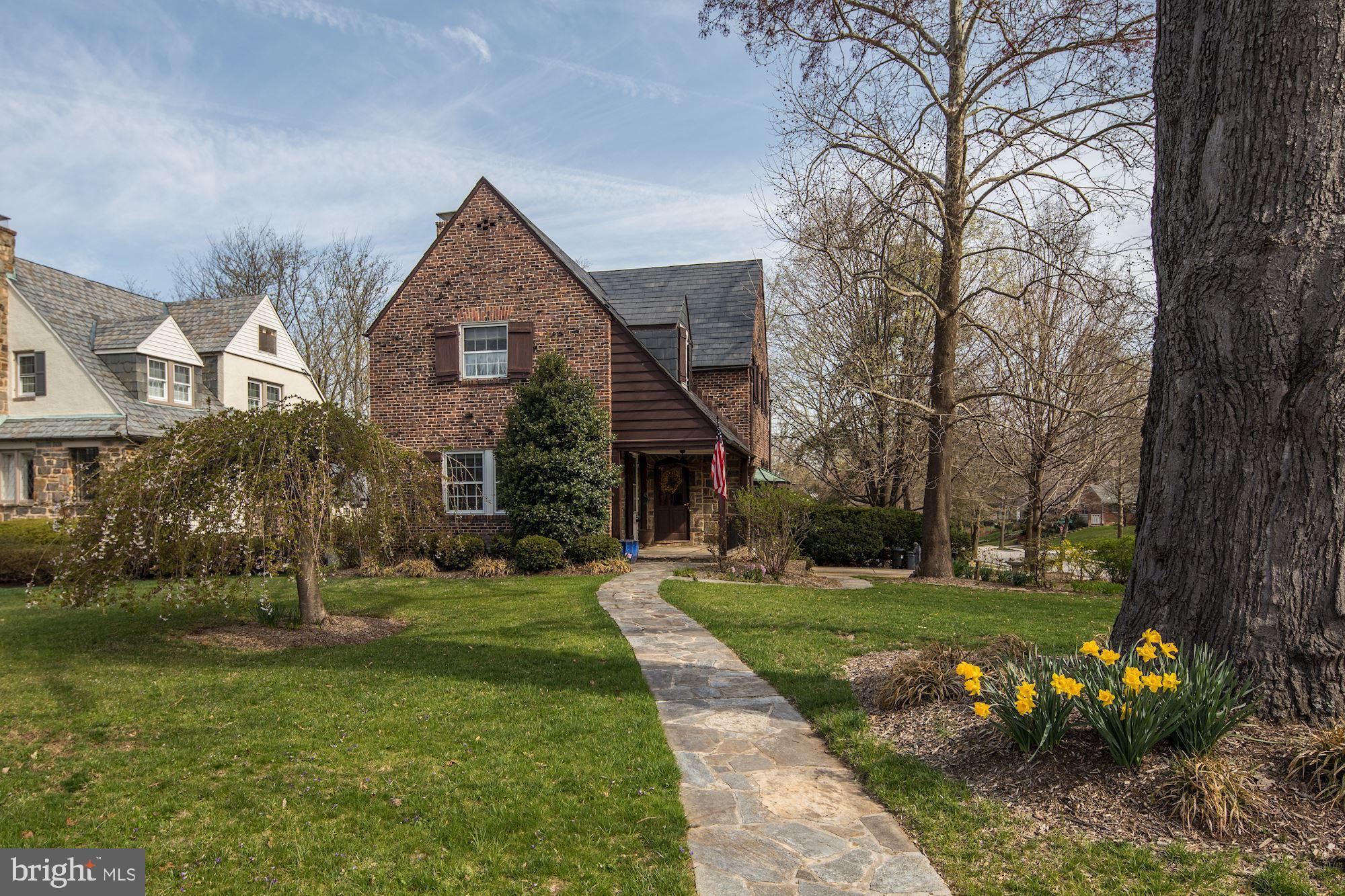 716 Stoneleigh Road Baltimore, MD 21212 - Photo 3 of 44 Well landscaped