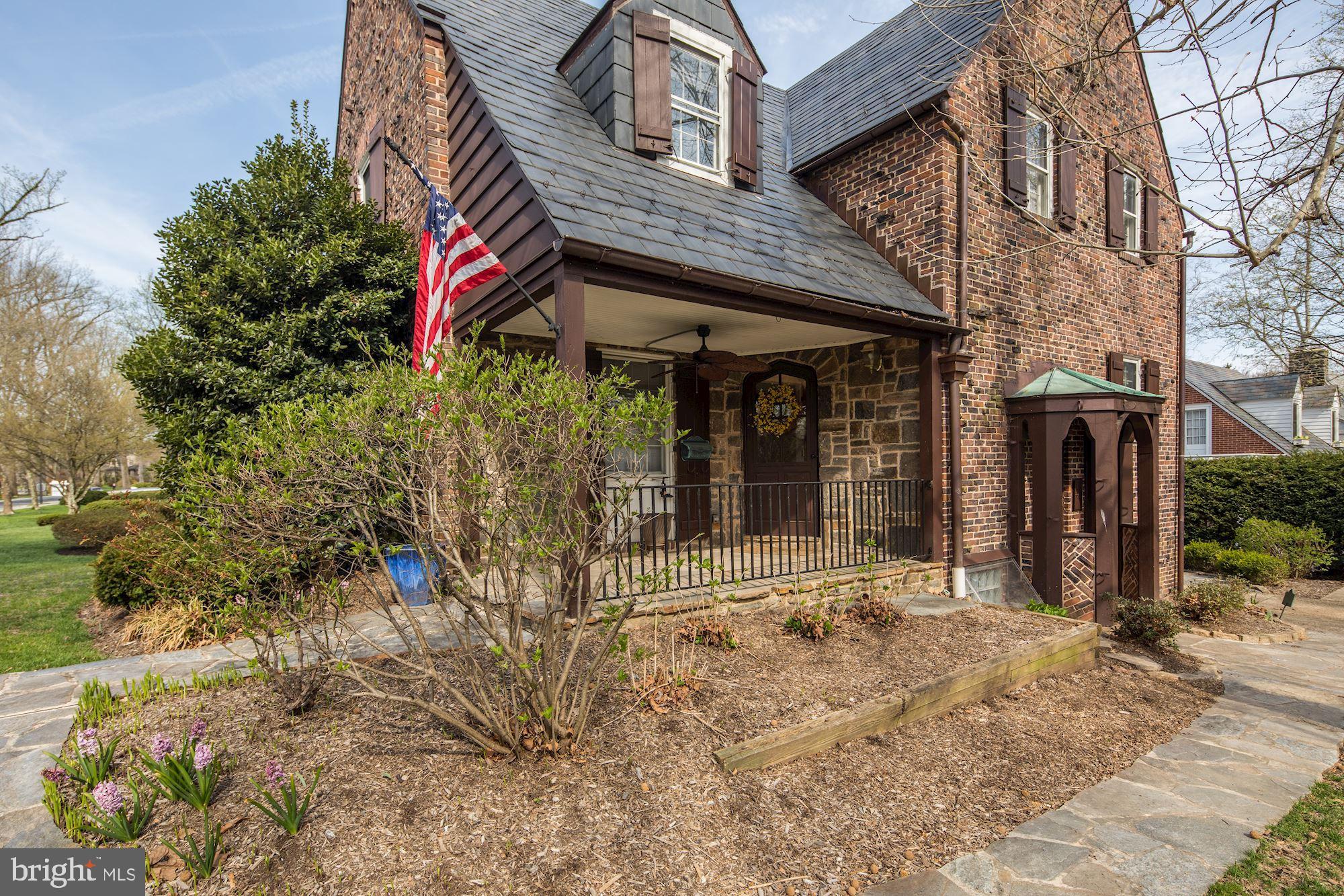 716 Stoneleigh Road Baltimore, MD 21212 - Photo 5 of 44 Covered front entry porch