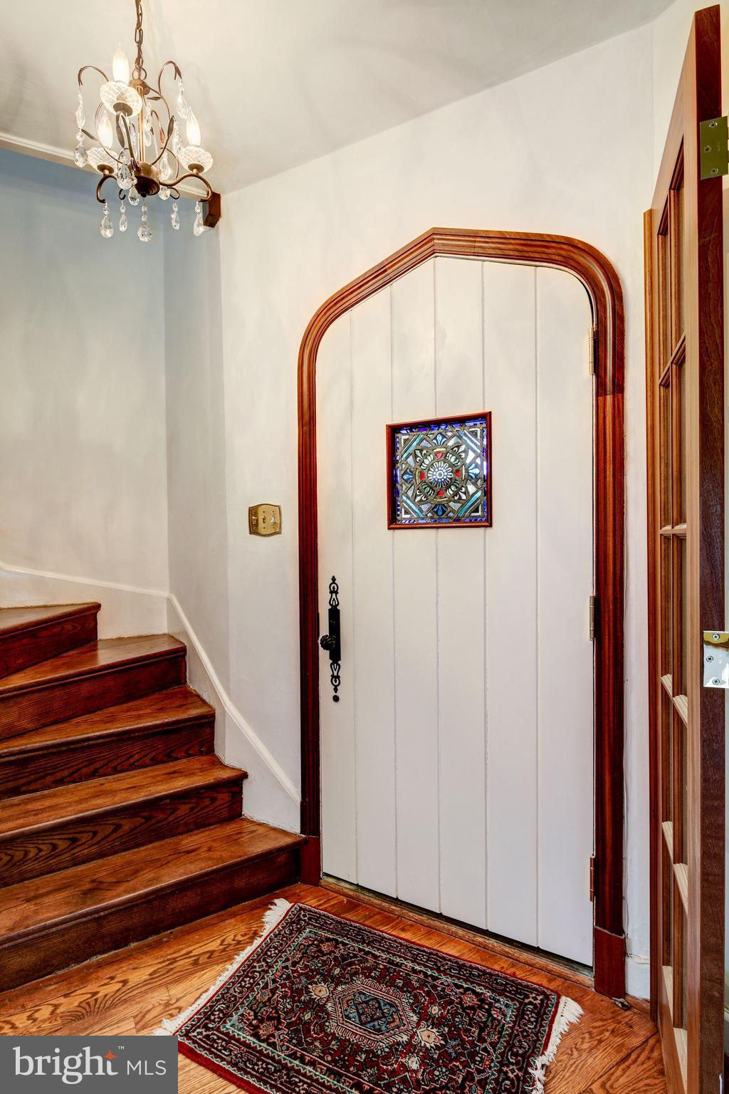 716 Stoneleigh Road Baltimore, MD 21212 - Photo 7 of 44 Front foyer