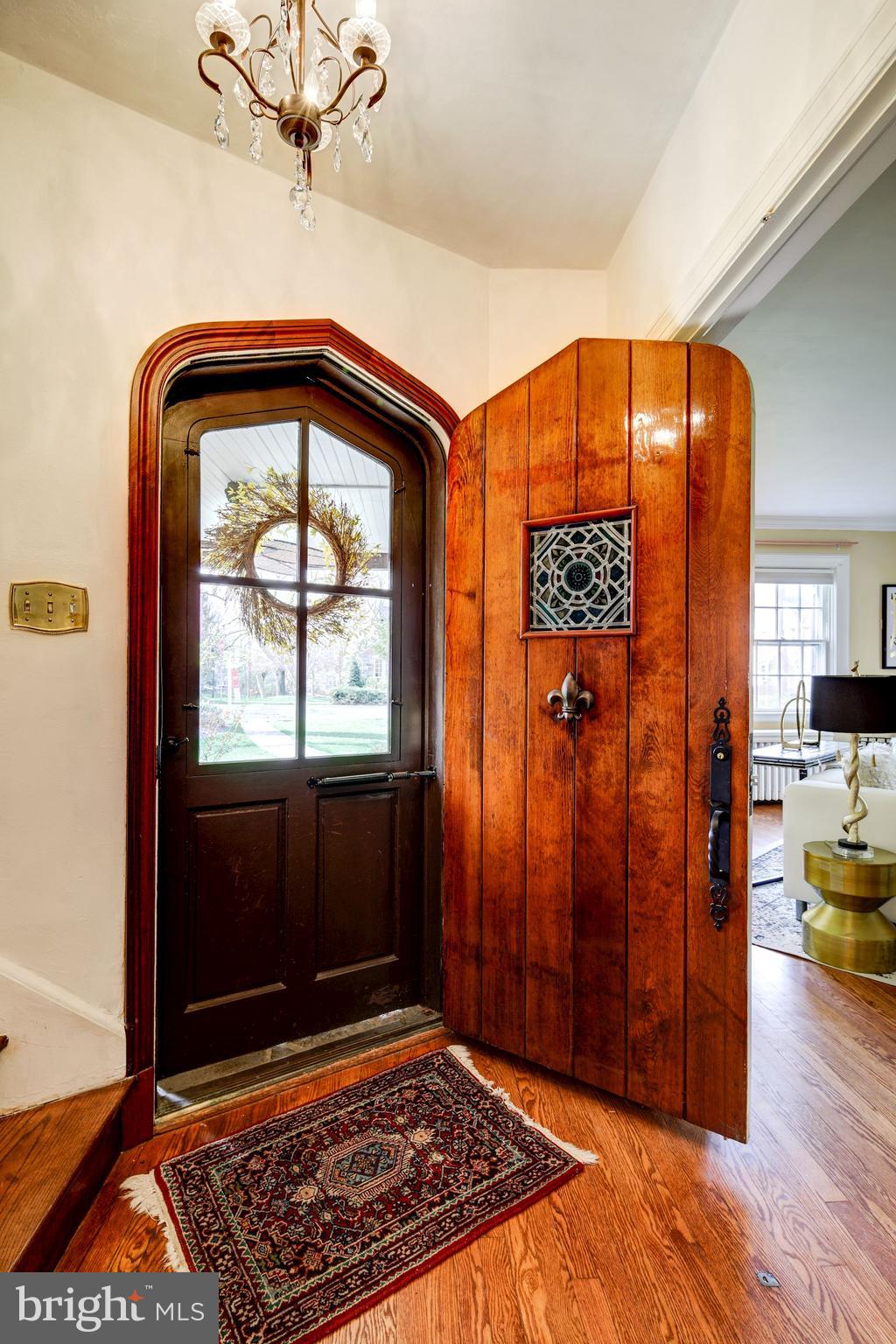 716 Stoneleigh Road Baltimore, MD 21212 - Photo 8 of 44 Mahogany doors, refinished hardwoods