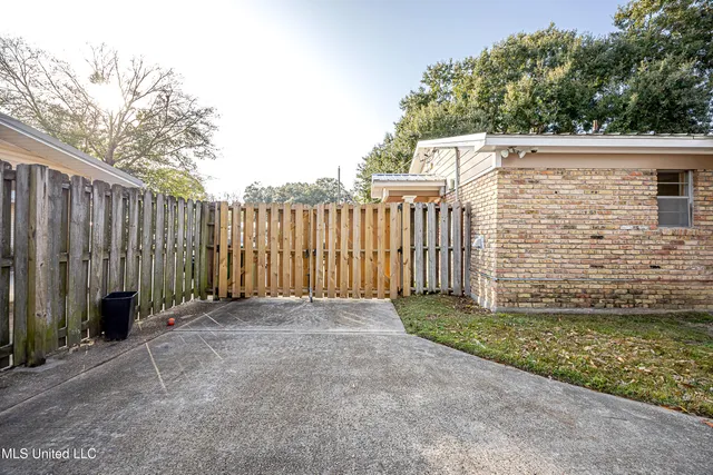 $189,000 | 2706 Lynwood Street, Pascagoula, MS 39567