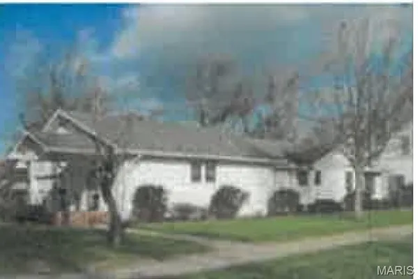 $149,900 | 304 East Cypress Street, Charleston, MO 63834