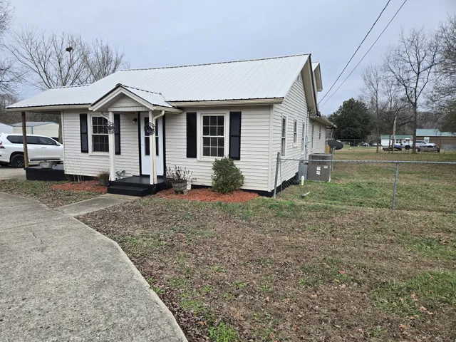 $239,900 | 1755 West Trace Creek Road, Waverly, TN 37185