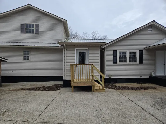 $239,900 | 1755 West Trace Creek Road, Waverly, TN 37185