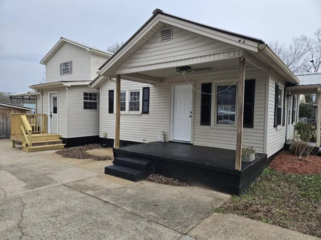 $239,900 | 1755 West Trace Creek Road, Waverly, TN 37185