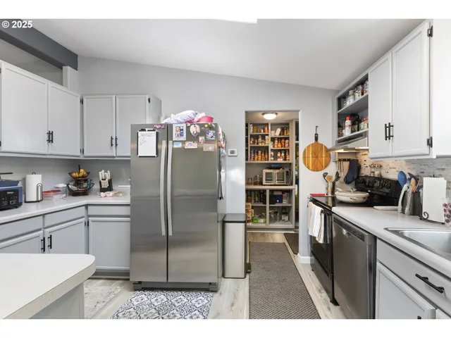 $440,000 | 1160 Cleveland Loop Road, Roseburg, OR 97471