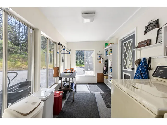 $440,000 | 1160 Cleveland Loop Road, Roseburg, OR 97471