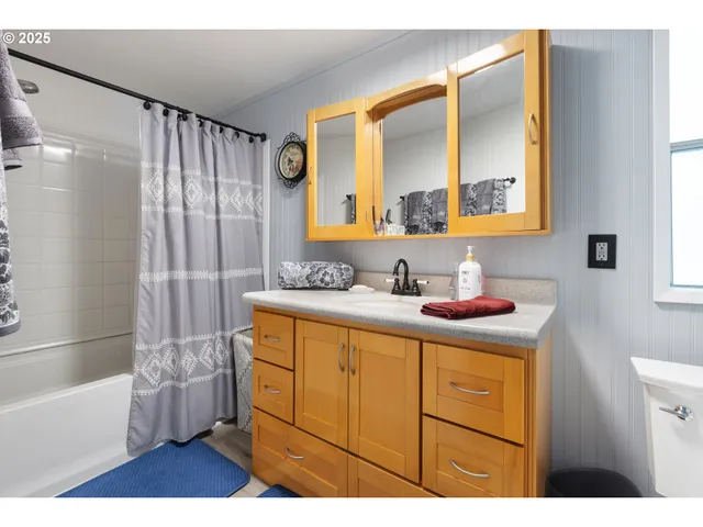 $440,000 | 1160 Cleveland Loop Road, Roseburg, OR 97471