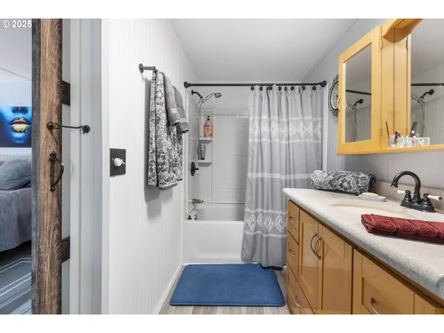 $440,000 | 1160 Cleveland Loop Road, Roseburg, OR 97471