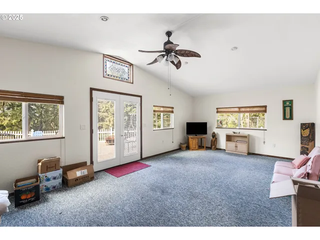 $440,000 | 1160 Cleveland Loop Road, Roseburg, OR 97471