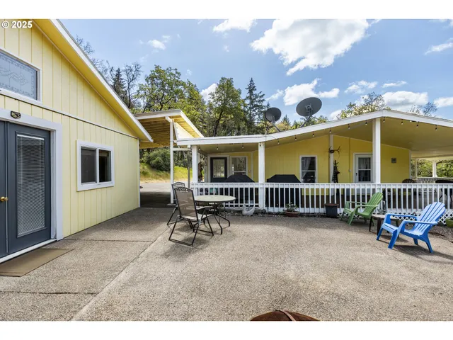 $440,000 | 1160 Cleveland Loop Road, Roseburg, OR 97471