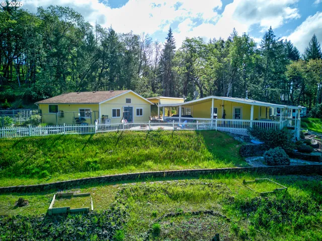 $440,000 | 1160 Cleveland Loop Road, Roseburg, OR 97471