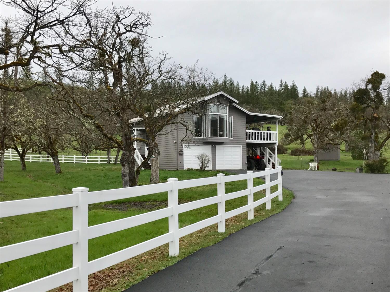 16682 Jones Road White City, OR 97503 - Photo 1 of 26 Primary Photo