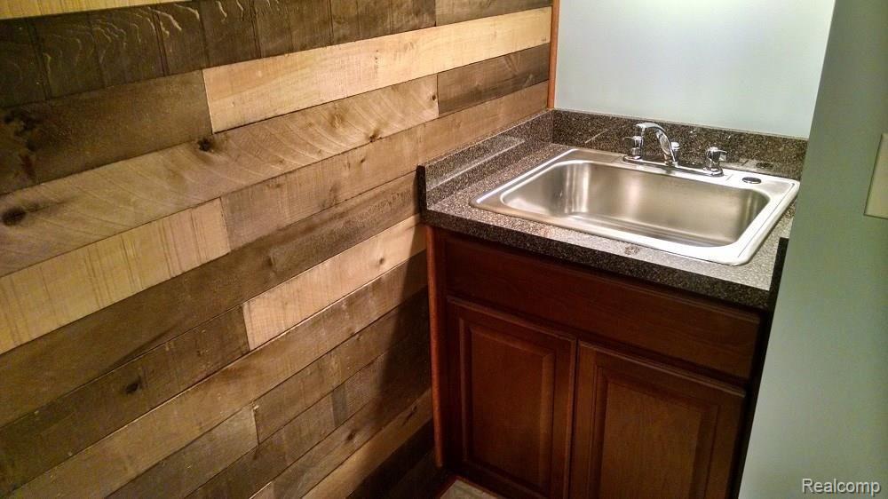 15714 Champaign Road Allen Park, MI 48101 - Photo 21 of 24 VIEW OF WET BAR...