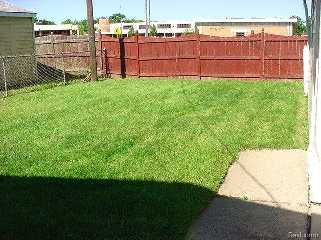15740 Selwyn Road Southgate, MI 48195 - Photo 3 of 15 LOT(50x114) W/REAR PRIVACY FENCE