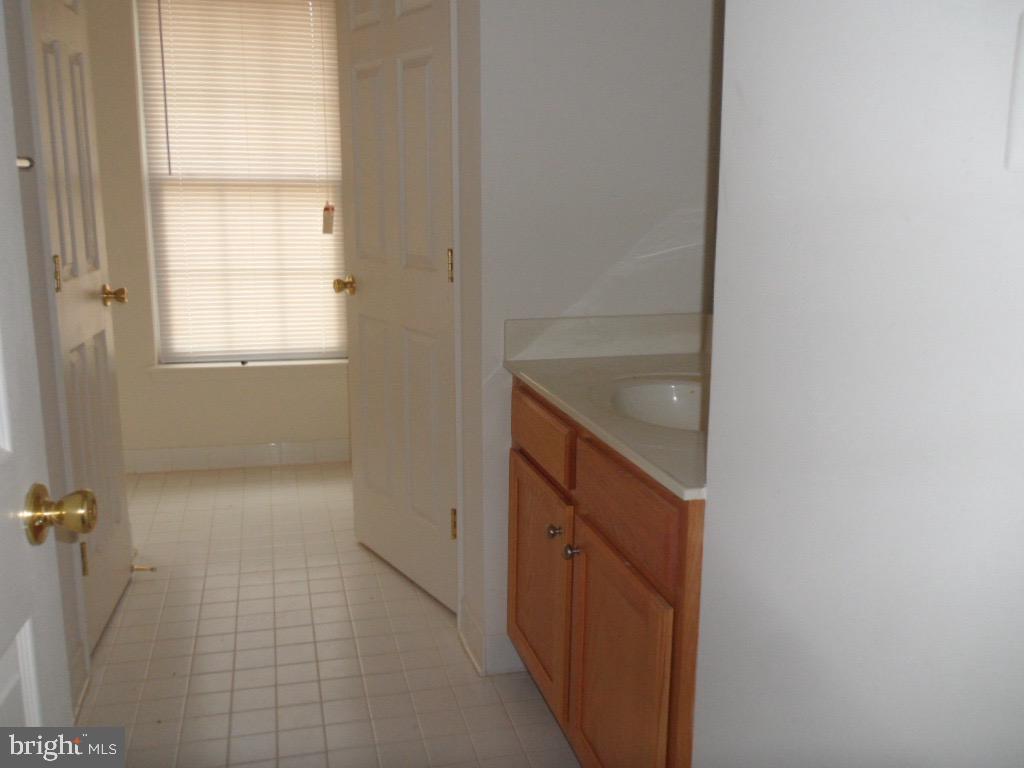 801 Anderson Street Silver Spring, MD 20904 - Photo 13 of 23 full bathroom