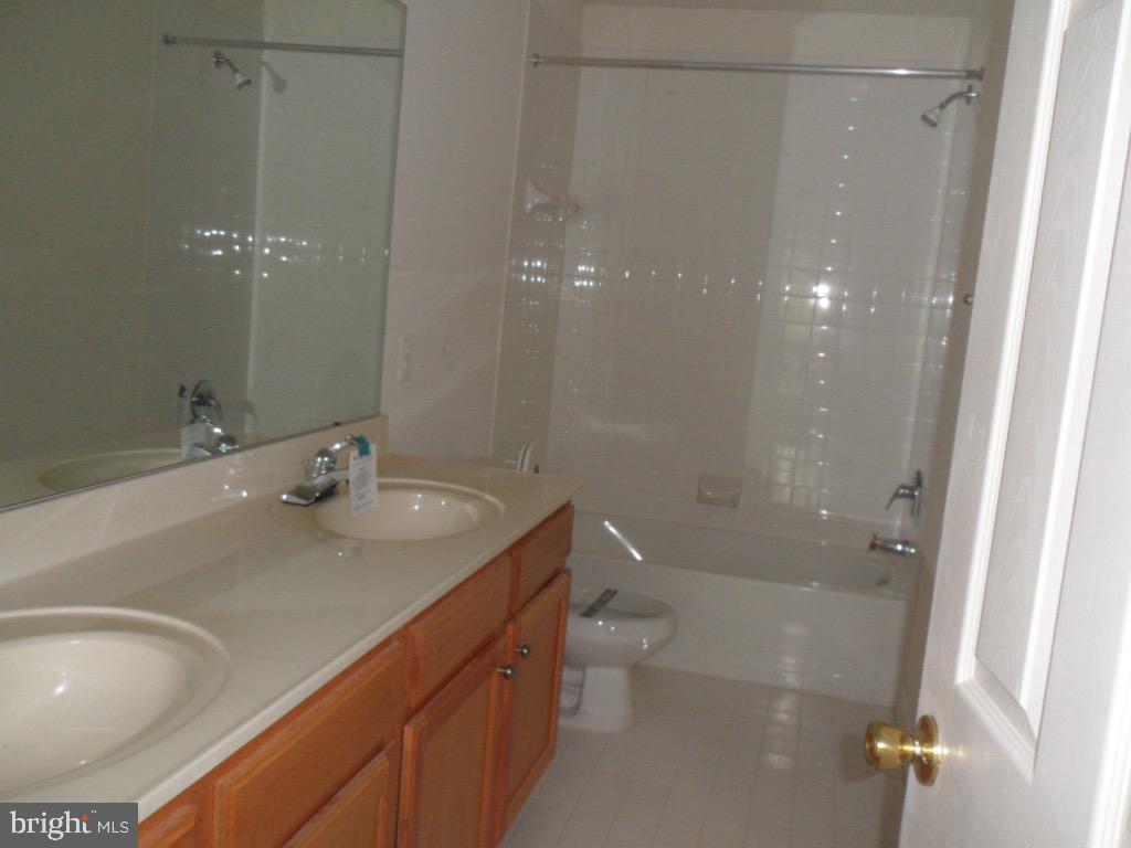 801 Anderson Street Silver Spring, MD 20904 - Photo 14 of 23 full bathroom