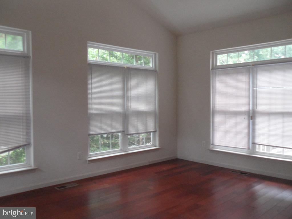 801 Anderson Street Silver Spring, MD 20904 - Photo 4 of 23 living room