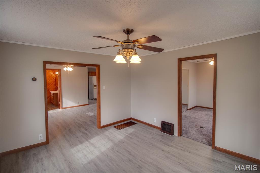 123 North Sawyer Street Wilsonville, IL 62093 - Photo 11 of 30