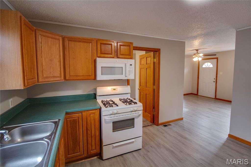 123 North Sawyer Street Wilsonville, IL 62093 - Photo 15 of 30