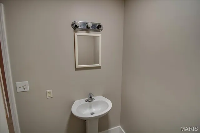 $80,000 | 123 North Sawyer Street, Wilsonville, IL 62093