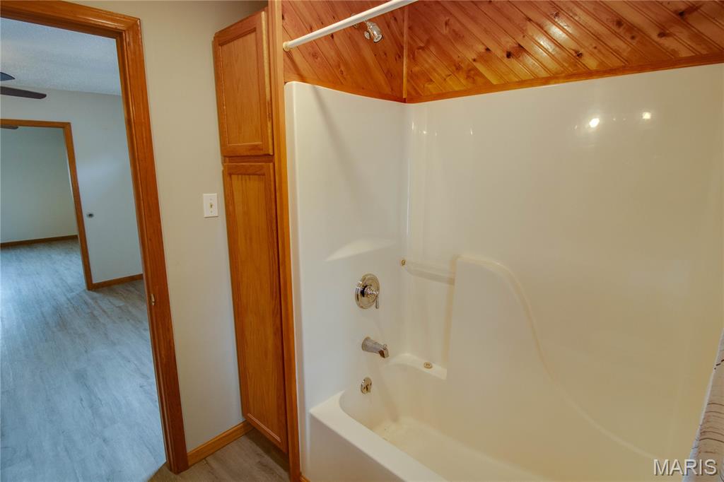 123 North Sawyer Street Wilsonville, IL 62093 - Photo 22 of 30