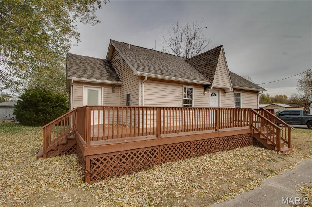 123 North Sawyer Street Wilsonville, IL 62093 - Photo 3 of 30