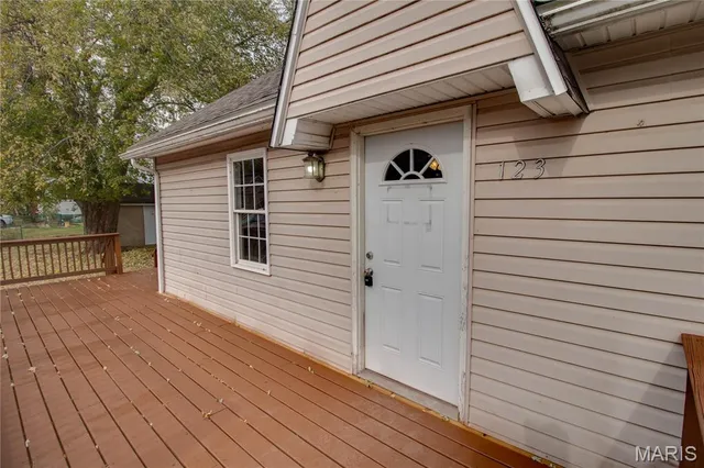 $80,000 | 123 North Sawyer Street, Wilsonville, IL 62093