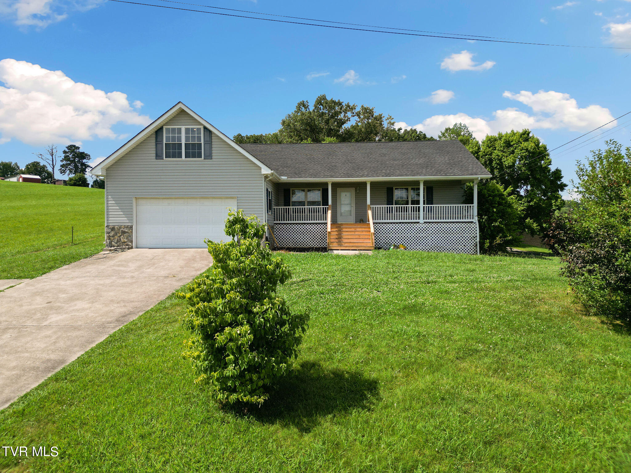 5360 Warrensburg Road Greeneville, TN 37743 - Photo 1 of 27 01