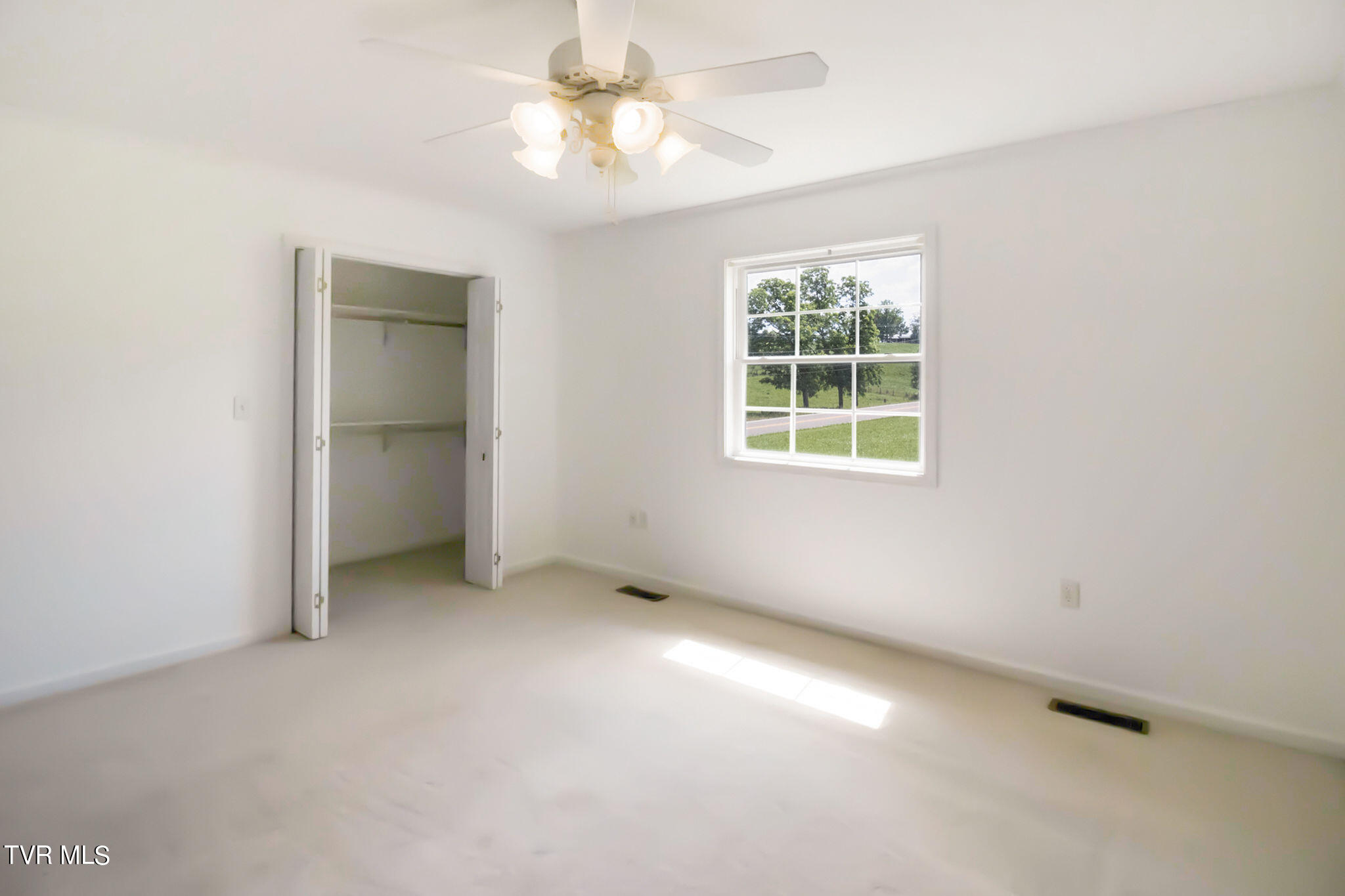 5360 Warrensburg Road Greeneville, TN 37743 - Photo 17 of 27 15