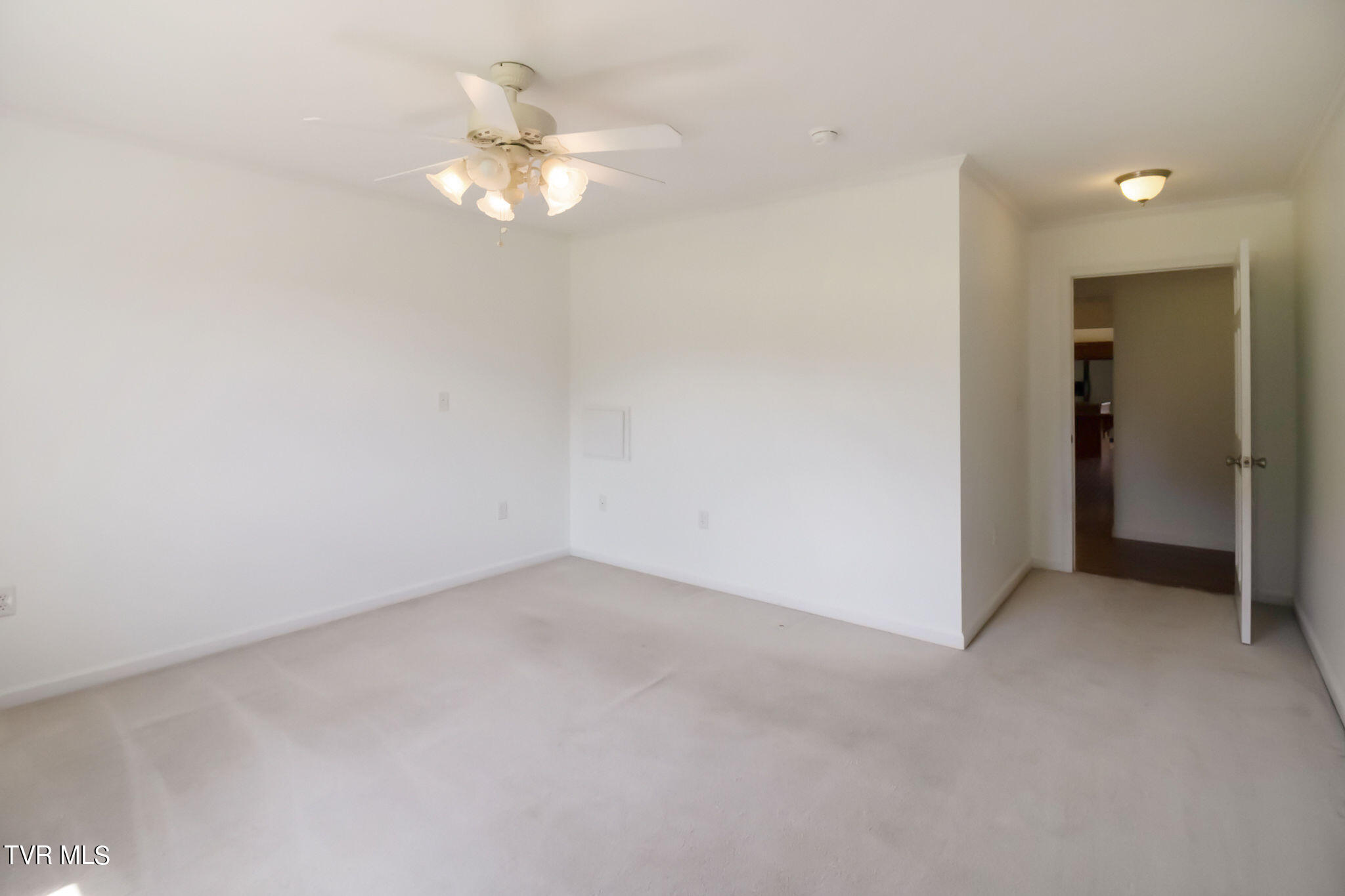 5360 Warrensburg Road Greeneville, TN 37743 - Photo 18 of 27 16