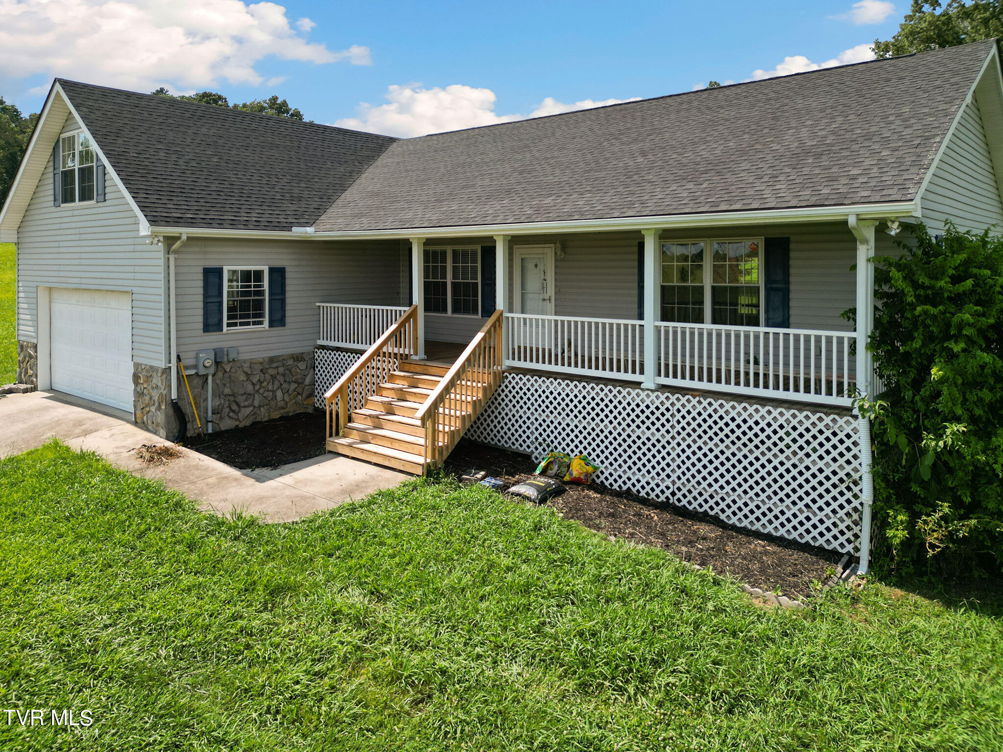 5360 Warrensburg Road Greeneville, TN 37743 - Photo 2 of 27 03